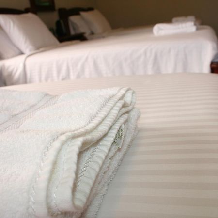 Hotel Maria Isabel Manta Luaran gambar