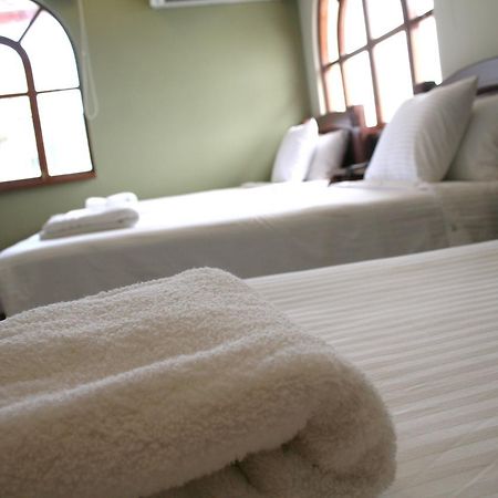 Hotel Maria Isabel Manta Luaran gambar