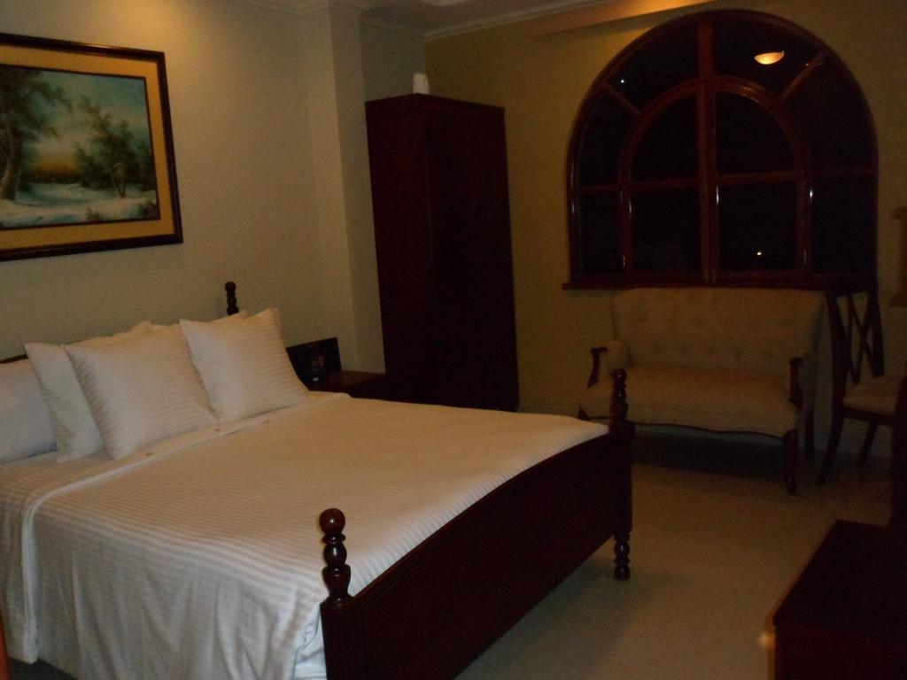 Hotel Maria Isabel Manta Bilik gambar