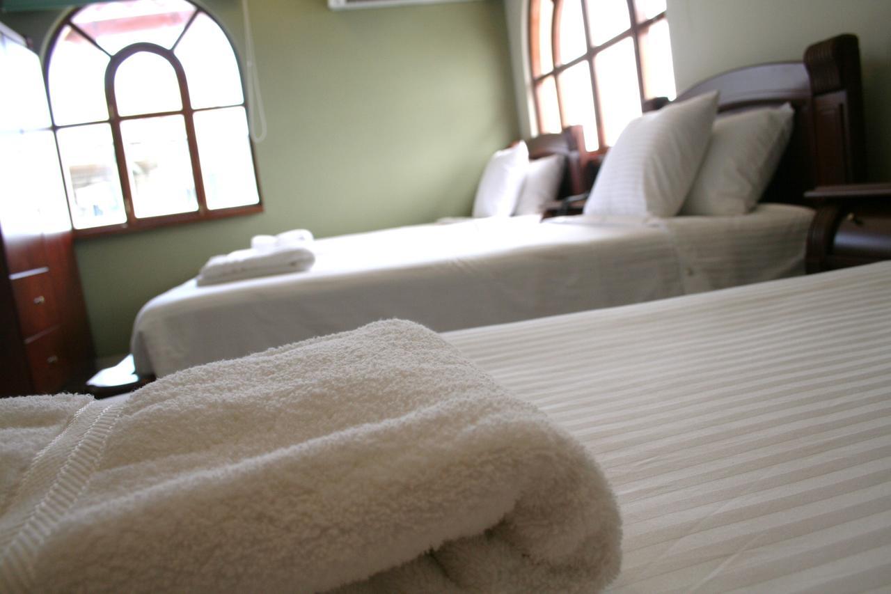 Hotel Maria Isabel Manta Luaran gambar